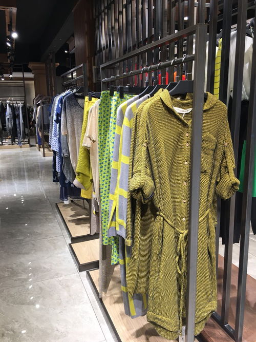 品牌折扣女裝批發(fā) 掛板樣板為何“貴”在那一塊錢(qián)？